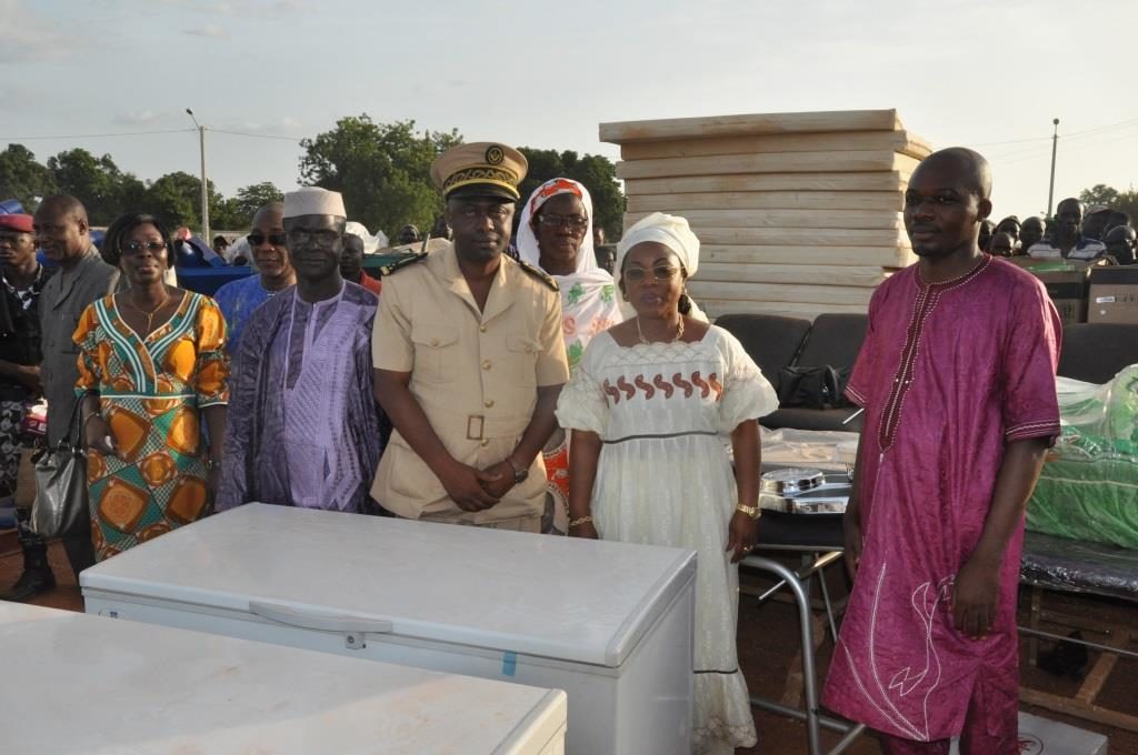 The First Lady'' floods'' M'Bengué Populations With Gifts