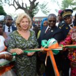 La Première Dame, Mme  Dominique Ouattara a offert  une salle multimédia au lycée Moderne de Ferké