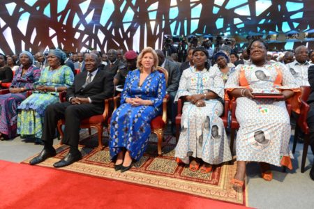 La Premiére Dame, Mme Dominique Ouattara a parrainé la cérémonie de lancement de la CARMMA à l'Hôtel Ivoire