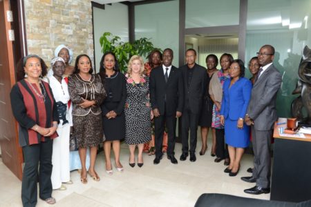 La Première Dame, Mme  Dominique Ouattara a reçu une délégation d'écrivains et le Ministre de la Culture  et de la Francophonie