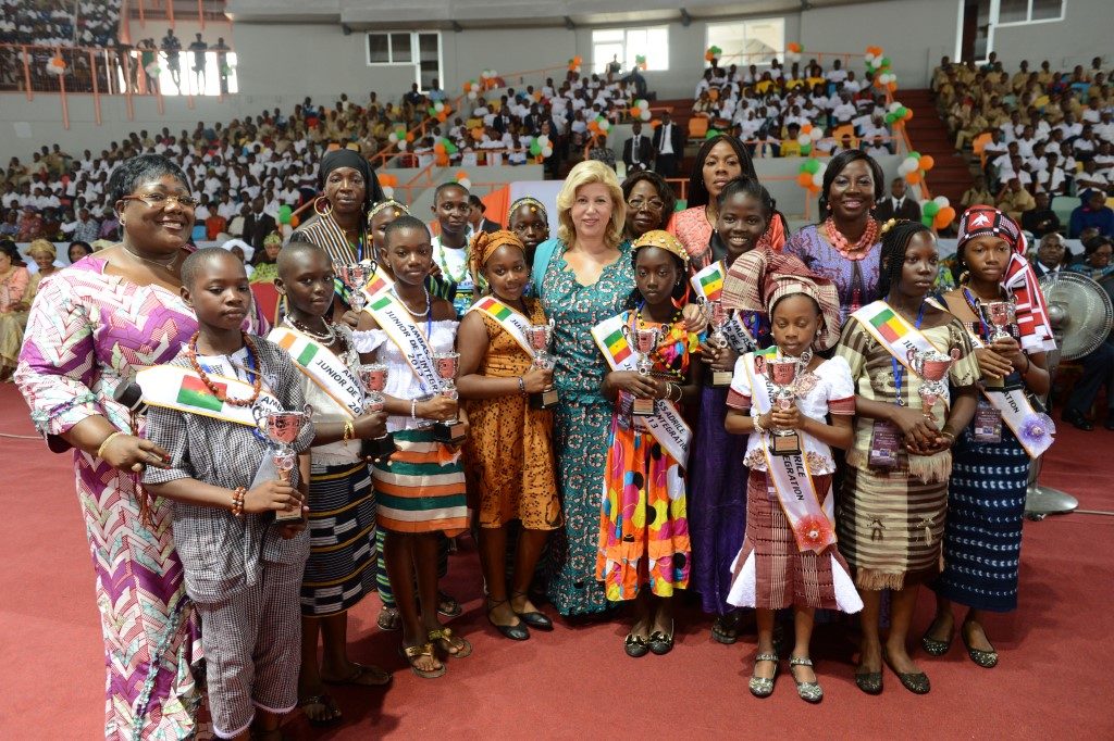 The First Lady offers computers and CFA francs 2 million Winners