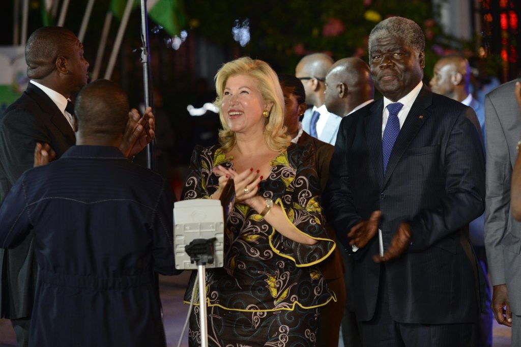 La Première Dame, Mme Dominique Ouattara a procédé au lancement de l'illumination de la ville d'Abidjan