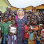 Mme Dominique Ouattara a offert la somme de 2 millions de F CFA aux enfants du village SOS
