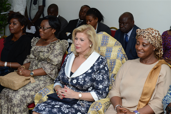 The First Lady and her delegation at the minister Darret’s family