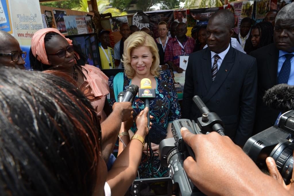 Madame Dominique in front of journalists