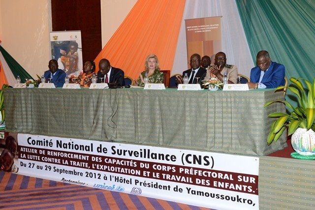 dominique-ouattara-formation-prefet-yamoussokro.jpg