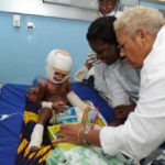 Dominique Ouattara vole au secours du petit Dorgelès et offre des médicaments aux pensionnaires