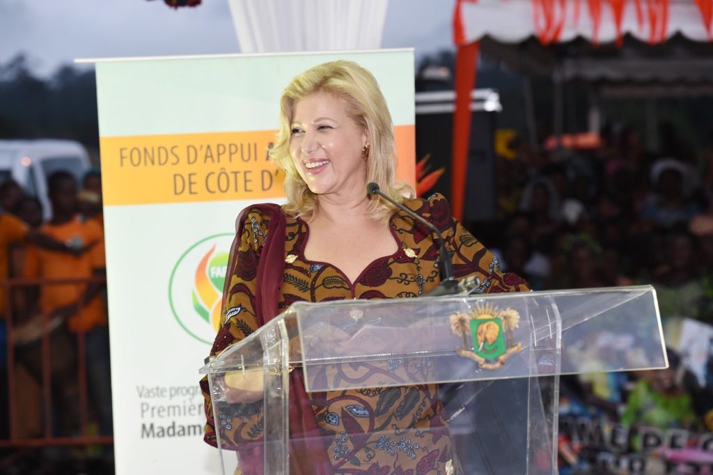 The First Lady Dominique Ouattara satisfies 1,000 women