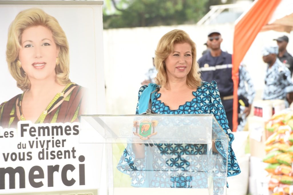 The First Lady Dominique Ouattara “spoils” the food crops women of Côte d’Ivoire