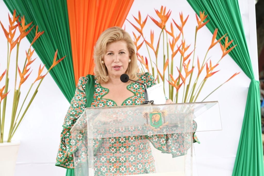 The First Lady Dominique Ouattara spoke of the importance of education Many members of the MENET’s staff have been decorated by their ministry