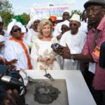 La Première Dame pose de la première pierre de la cité «Hadja Nabintou Cissé»