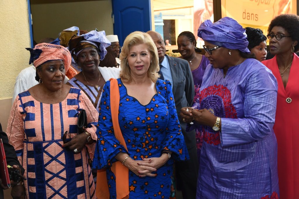 En marge de la visite d’Etat dans le Denguelé :La Première Dame visite une usine de transformation de l’anacarde