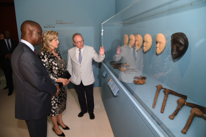 Musée du Quai Branly in Paris :Dominique Ouattara visits the exhibition "Masters of the sculpture of Côte d'Ivoire"