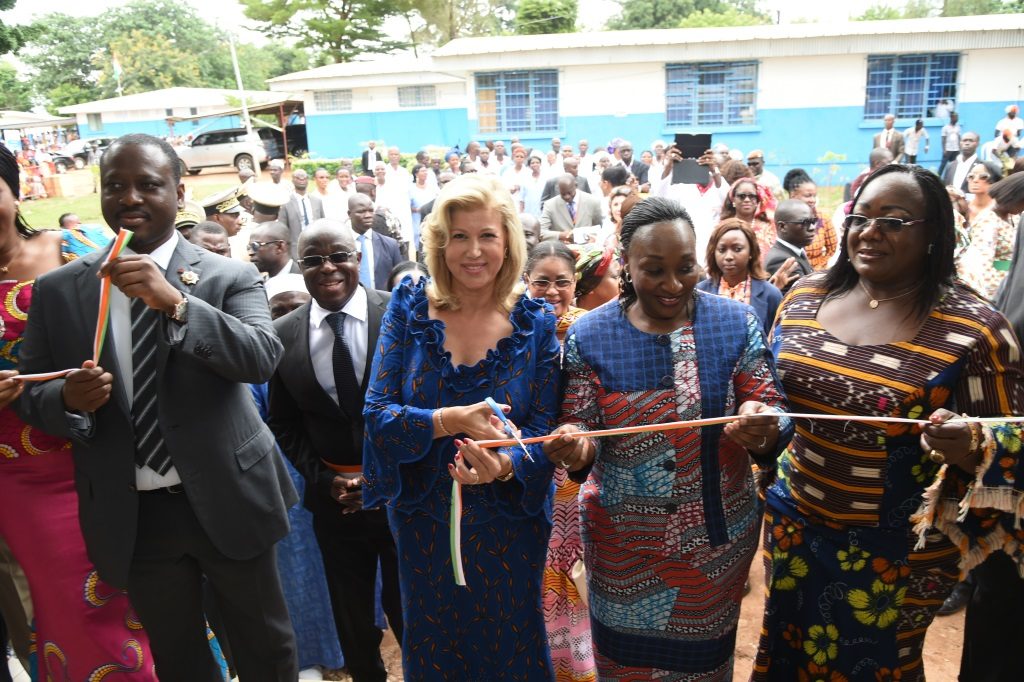 la-premiere-dame-dominique-ouattara-avait-a-ses-cotes-plusieurs-membres-du-gouvernement-et-le-president-de-lassemblee-nationale.jpg