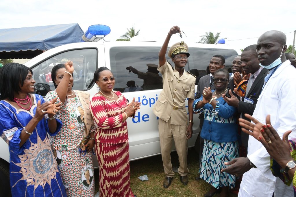 First Lady Dominique Ouattara handed out donations worth more than CFA francs 100 million