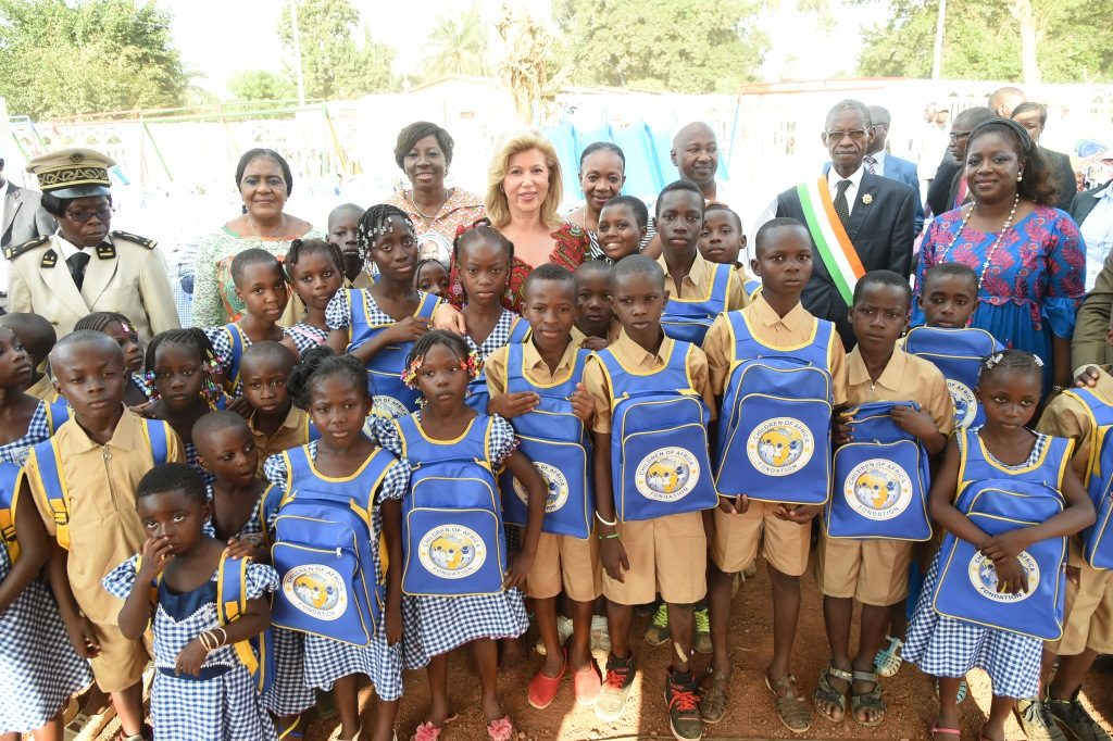 la-fondation-children-of-africa-a-offert-2.000-kits-scolaires-aux-ecoliers-de-la-region-du-goh.jpg