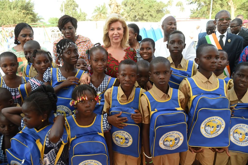 la-fondation-children-of-africa-va-distribuer-10.000-kits-scolaires-dans-plusieurs-regions-du-pays.jpg