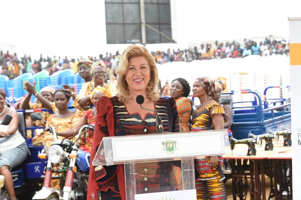 discours-remise-cheque-fafci-yopougon.jpg