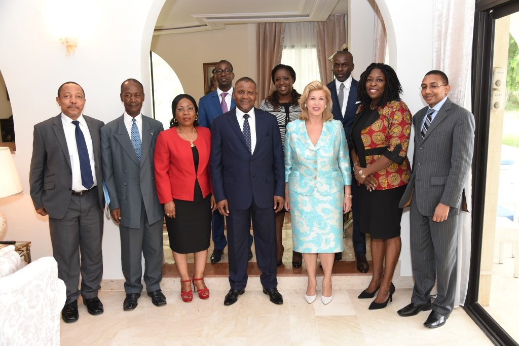 Dominique Ouattara exchanges with the Nigerian businessman Aliko Dangote