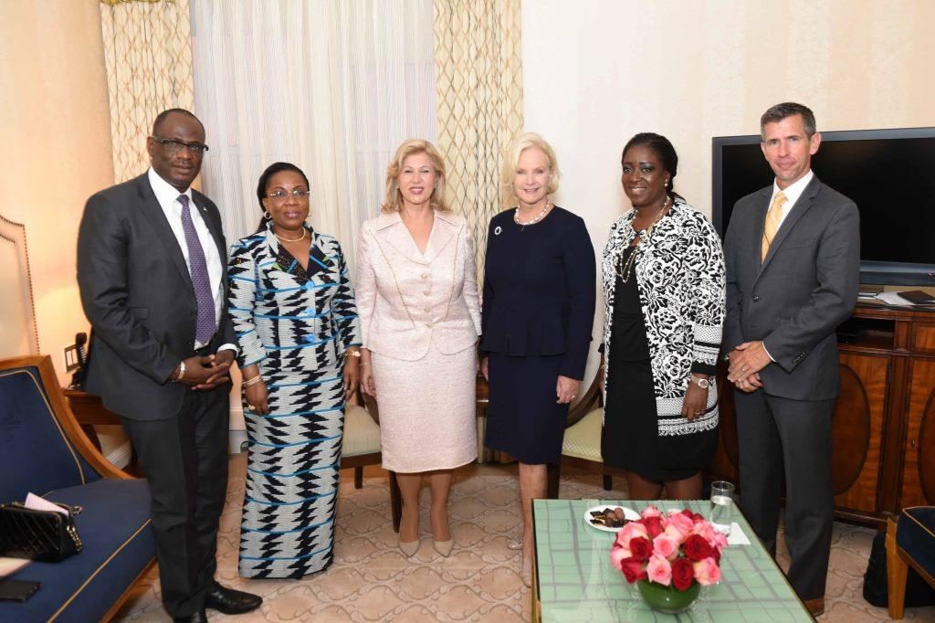 First Lady Dominique Ouattara exchanged with the wife of Senator John McCain and Miche Sidibé