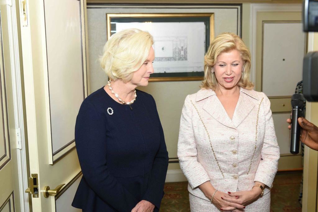 First Lady Dominique Ouattara exchanged with the wife of Senator John McCain and Miche Sidibé