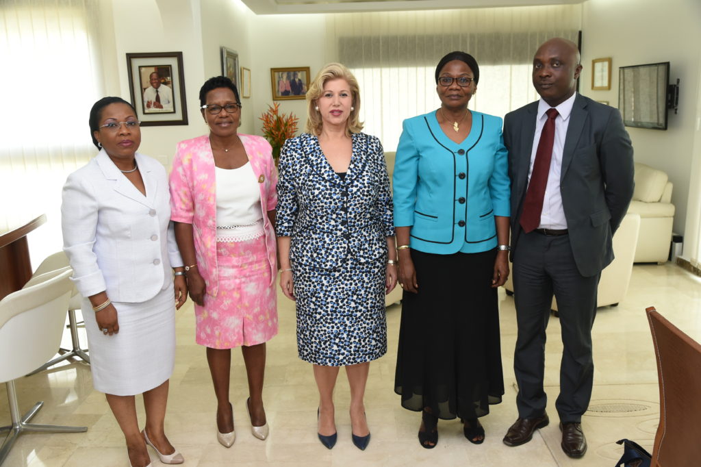 Dominique Ouattara exchanges with a Delegation of the Red Cross of Côte d'Ivoire