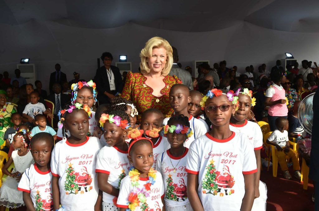 domnique-ouattara-arbre-de-noel-2017-fondation-children-of-africa-30.jpg