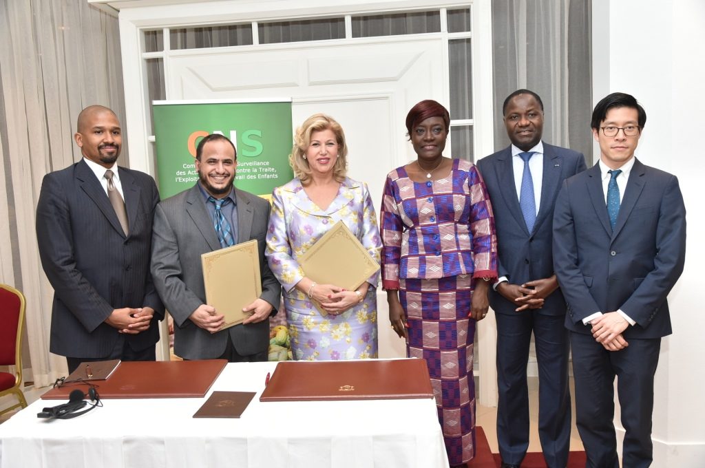 dominique-ouattara-signature-accord-entre-le-cns-et-nord.jpg