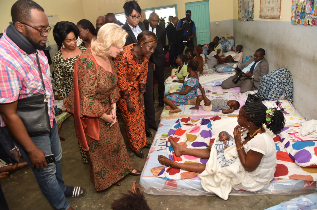The First Lady visits the reception centres for victims