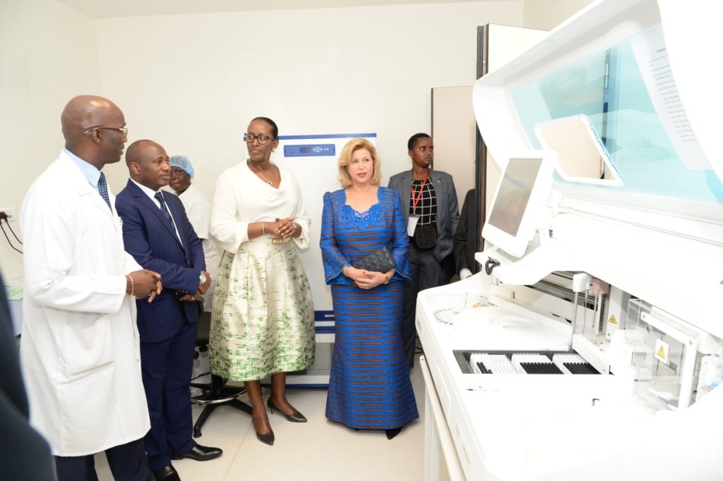 The First Lady of Rwanda discovers the Bingerville Mother-Child’s Hospital